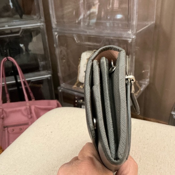 Large Prada with Saffiano Leather with Cream & /Pale Pink interior. - Picture 14 of 16